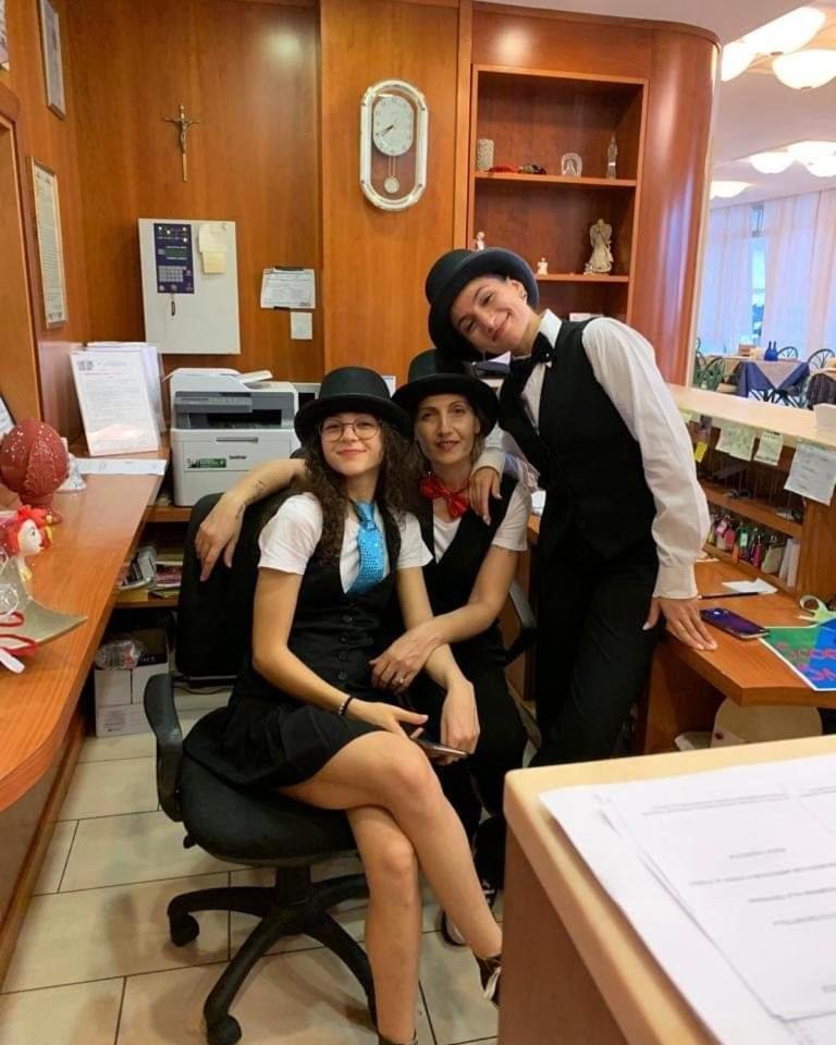 Hotel Joli 阿尔巴·阿德里亚蒂卡 外观 照片