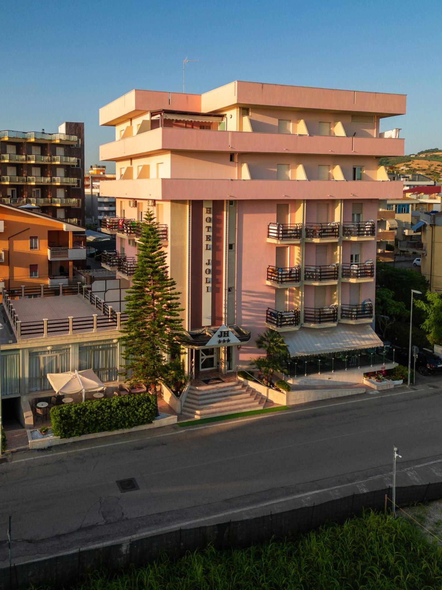 Hotel Joli 阿尔巴·阿德里亚蒂卡 外观 照片